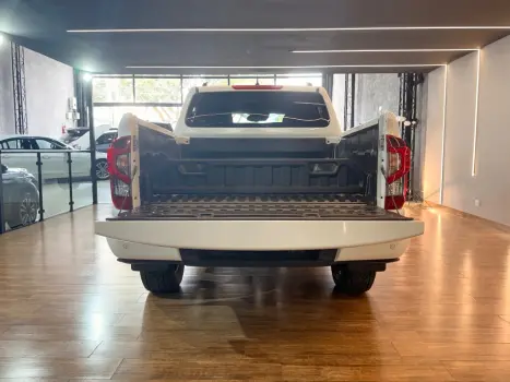 NISSAN Frontier 2.3 16V PRO4X CABINE DUPLA 4X4 BI-TURBO DIESEL AUTOM�TICO, Foto 11