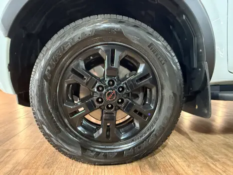 NISSAN Frontier 2.3 16V PRO4X CABINE DUPLA 4X4 BI-TURBO DIESEL AUTOM�TICO, Foto 12