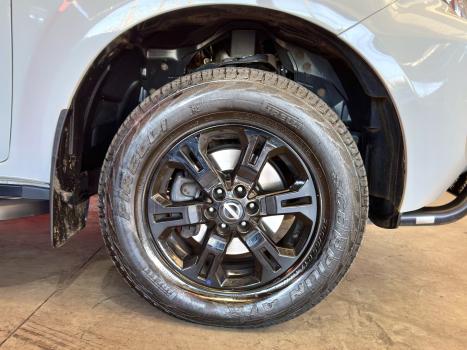 NISSAN Frontier 2.3 16V SE 4X4 CABINE DUPLA BI-TURBO DIESEL AUTOM�TICO, Foto 19