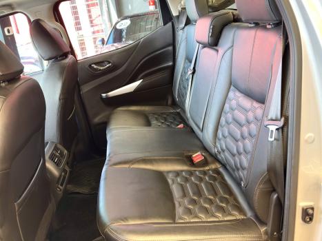 NISSAN Frontier 2.3 16V PLATINUM CABINE DUPLA 4X4 BI-TURBO DIESEL AUTOM�TICO, Foto 10
