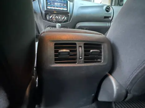 NISSAN Frontier 2.3 ATTACK CABINE DUPLA 4X4 BI-TURBO DIESEL AUTOM�TICO, Foto 13