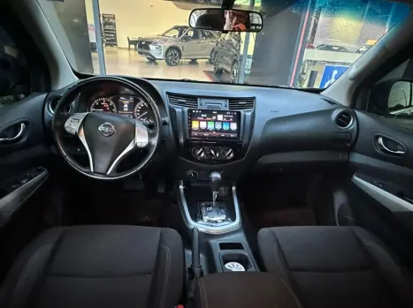 NISSAN Frontier 2.3 ATTACK CABINE DUPLA 4X4 BI-TURBO DIESEL AUTOM�TICO, Foto 14