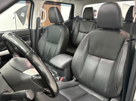 NISSAN Frontier 2.3 16V LE 4X4 CABINE DUPLA BI-TURBO DIESEL AUTOM�TICO, Foto 8