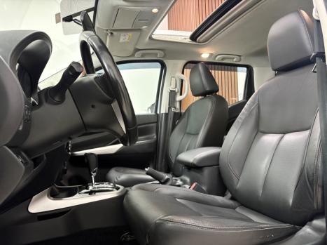 NISSAN Frontier 2.3 16V LE 4X4 CABINE DUPLA BI-TURBO DIESEL AUTOM�TICO, Foto 9