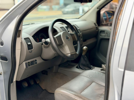 NISSAN Frontier 2.5 XE TURBO DIESEL CABINE DUPLA, Foto 6