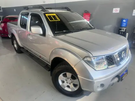 NISSAN Frontier 2.5 SE 4X4 STRIKE TURBO DIESEL CABINE DUPLA, Foto 2