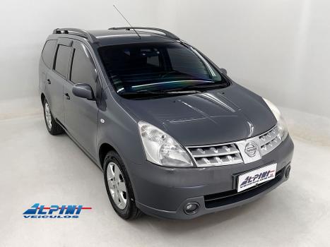NISSAN Grand Livina , Foto 2