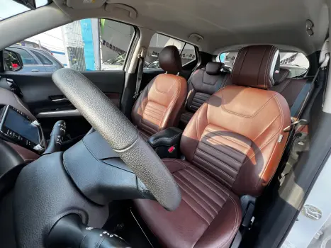 NISSAN Kicks 1.6 16V 4P FLEXSTART EXCLUSIVE XTRONIC AUTOMÁTICO CVT, Foto 8 NISSAN Kicks 1.6 16V 4P FLEXSTART EXCLUSIVE XTRONIC AUTOMÁTICO CVT, Foto 8