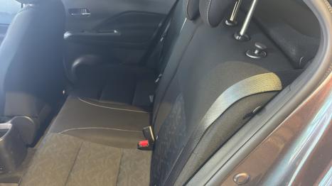 NISSAN Kicks Play 1.6 16V FELXSTART SENSE XTRONIC AUTOM�TICO, Foto 2