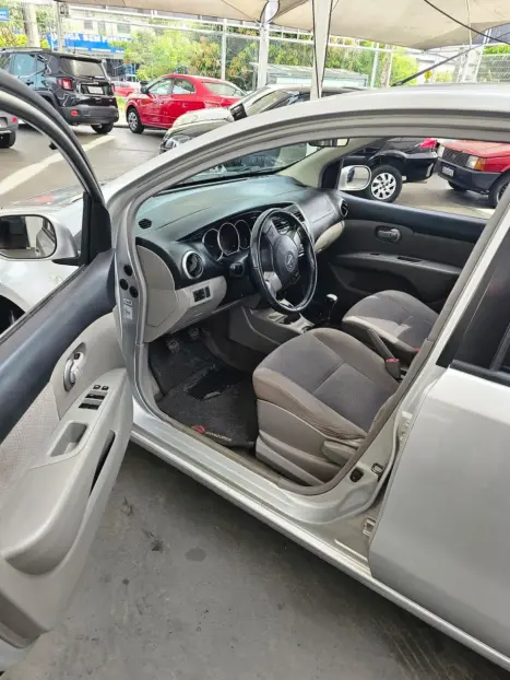 NISSAN Livina 1.6 16V 4P SL FLEX, Foto 9