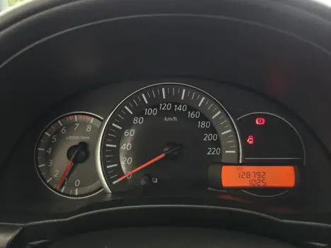 NISSAN March 1.0 12V 4P SV FLEX, Foto 12