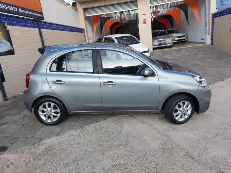 NISSAN March 1.0 16V 4P SV FLEX, Foto 2