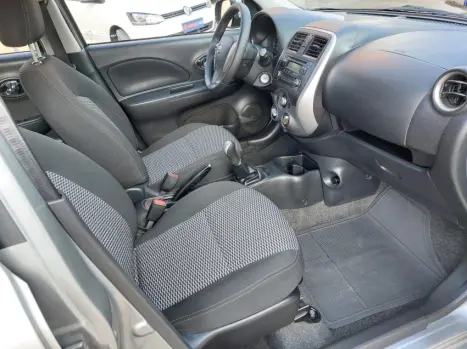 NISSAN March 1.0 16V 4P SV FLEX, Foto 12