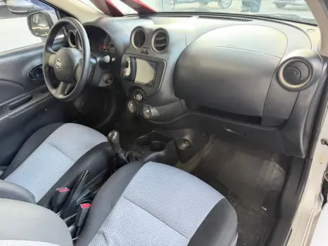 NISSAN March 1.0 16V 4P S FLEX, Foto 5