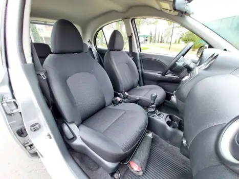 NISSAN March 1.6 16V 4P SV FLEX, Foto 14