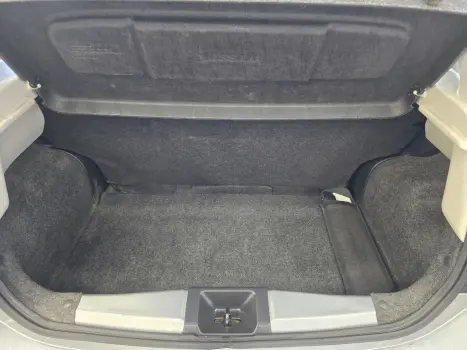 NISSAN March 1.6 16V 4P SR FLEX, Foto 16