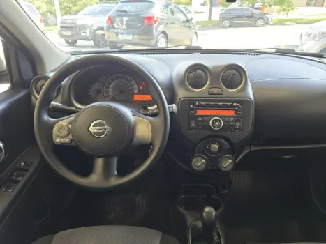 NISSAN March 1.6 16V 4P SR FLEX, Foto 10