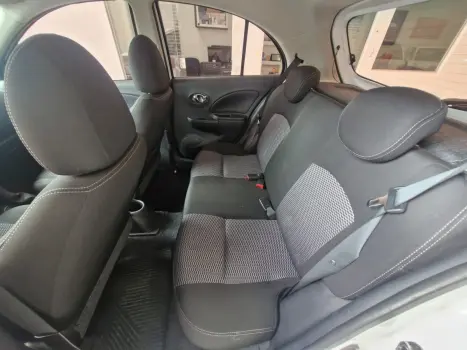 NISSAN March 1.6 16V 4P S FLEX, Foto 17