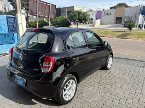 NISSAN March 1.6 16V 4P S FLEX, Foto 5