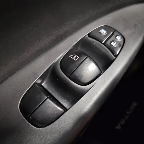 NISSAN Sentra 2.0 16V 4P SV FLEX AUTOM�TICO CVT, Foto 17