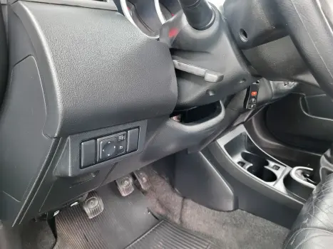 NISSAN Tiida Hatch 1.8 16V 4P S FLEX, Foto 7