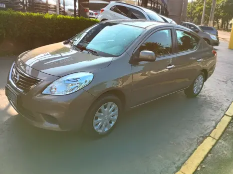 NISSAN Versa Sedan 1.6 16V 4P FLEX SV, Foto 3