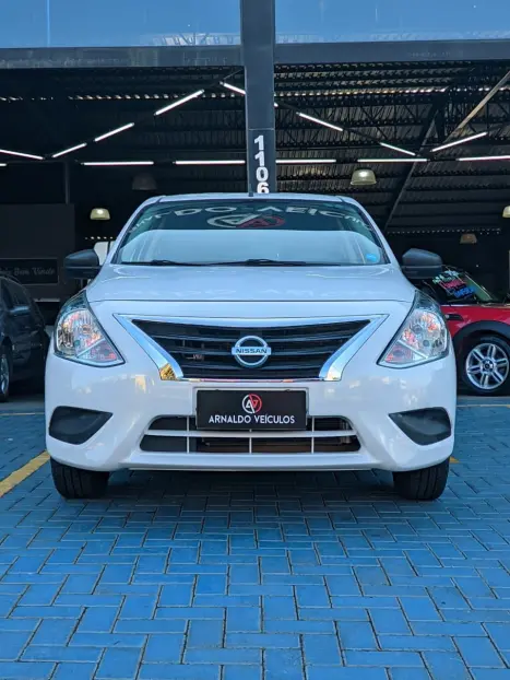 NISSAN Versa Sedan 1.0 12V 4P FLEX V-DRIVE, Foto 2