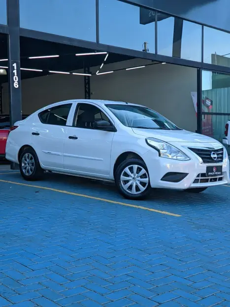 NISSAN Versa Sedan 1.0 12V 4P FLEX V-DRIVE, Foto 3