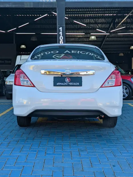 NISSAN Versa Sedan 1.0 12V 4P FLEX V-DRIVE, Foto 5