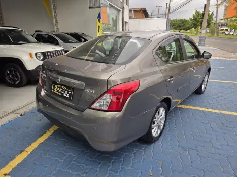 NISSAN Versa Sedan , Foto 6