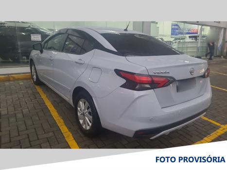 NISSAN Versa Sedan , Foto 2