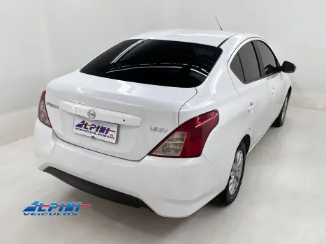 NISSAN Versa Sedan , Foto 3