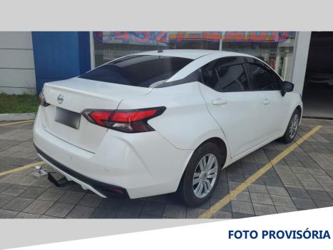 NISSAN Versa Sedan , Foto 2