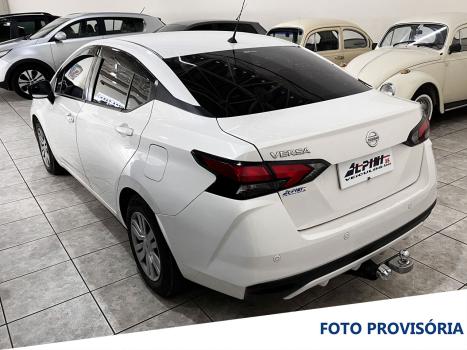 NISSAN Versa Sedan , Foto 4