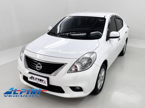 NISSAN Versa Sedan , Foto 1