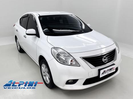 NISSAN Versa Sedan , Foto 2