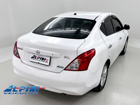 NISSAN Versa Sedan , Foto 3