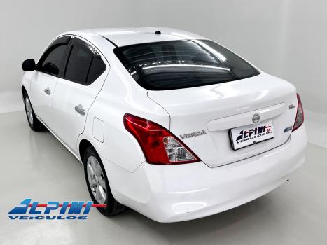 NISSAN Versa Sedan , Foto 4