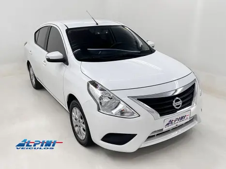 NISSAN Versa Sedan , Foto 2