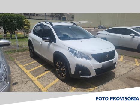 PEUGEOT 2008 , Foto 2