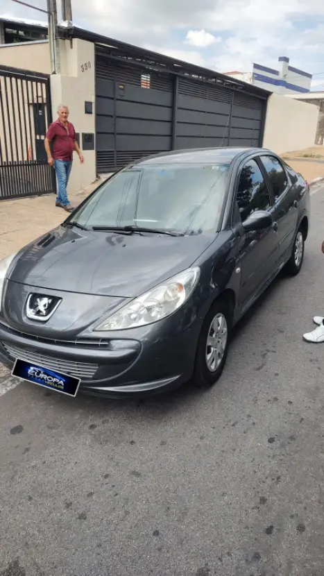 PEUGEOT 207 Sedan 1.4 4P PASSION XR FLEX, Foto 2