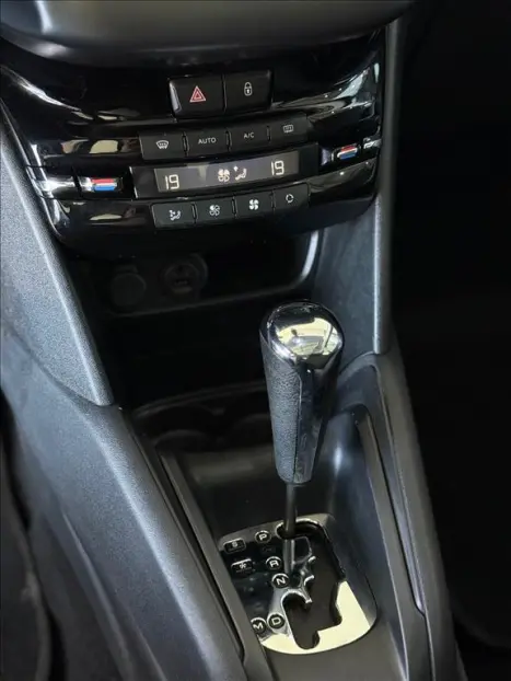 PEUGEOT 208 1.6 16V 4P FLEX GRIFFE AUTOMÁTICO, Foto 11 PEUGEOT 208 1.6 16V 4P FLEX GRIFFE AUTOMÁTICO, Foto 11