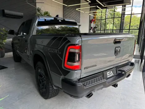 RAM 1500 5.7 V8 REBEL CABINE DUPLA 4X4 AUTOM�TICO, Foto 7