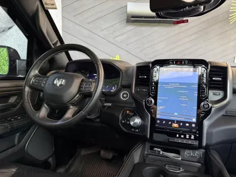 RAM 1500 5.7 V8 REBEL CABINE DUPLA 4X4 AUTOM�TICO, Foto 15