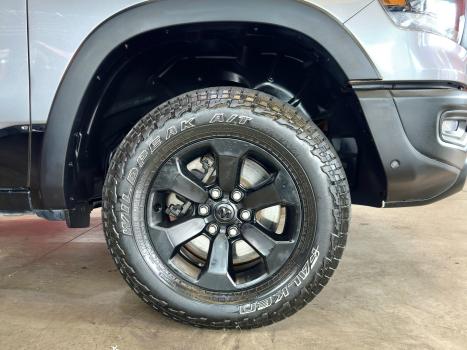 RAM 1500 5.7 V8 REBEL CABINE DUPLA 4X4 AUTOM�TICO, Foto 6