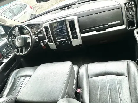 RAM 2500 6.7 I6 24V SLT CABINE DUPLA TURBO DIESEL LARAMIE 4X4 AUTOM�TICO, Foto 16