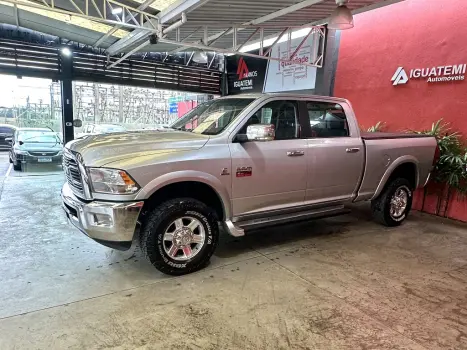 RAM 2500 6.7 I6 24V SLT CABINE DUPLA TURBO DIESEL LARAMIE 4X4 AUTOM�TICO, Foto 2