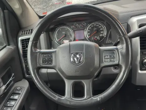 RAM 2500 6.7 I6 24V SLT CABINE DUPLA TURBO DIESEL LARAMIE 4X4 AUTOM�TICO, Foto 7