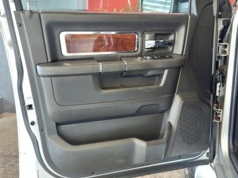RAM 2500 6.7 I6 24V SLT CABINE DUPLA TURBO DIESEL LARAMIE 4X4 AUTOM�TICO, Foto 18