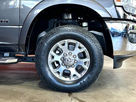 RAM 3500 6.7 I6 LARAMIE CABINE DUPLA TURBO DIESEL AUTOMÁTICO, Foto 6 RAM 3500 6.7 I6 LARAMIE CABINE DUPLA TURBO DIESEL AUTOMÁTICO, Foto 6